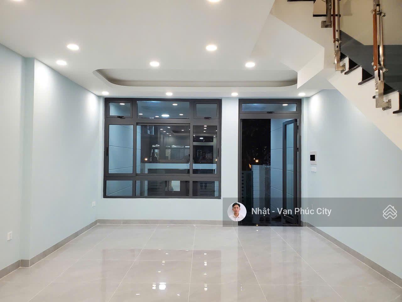 Hot - Nguyên căn 5x22m (Hầm + 4 tầng) - Hoàn thiện mới 100%, full máy lạnh. Giá tốt 31 triệu