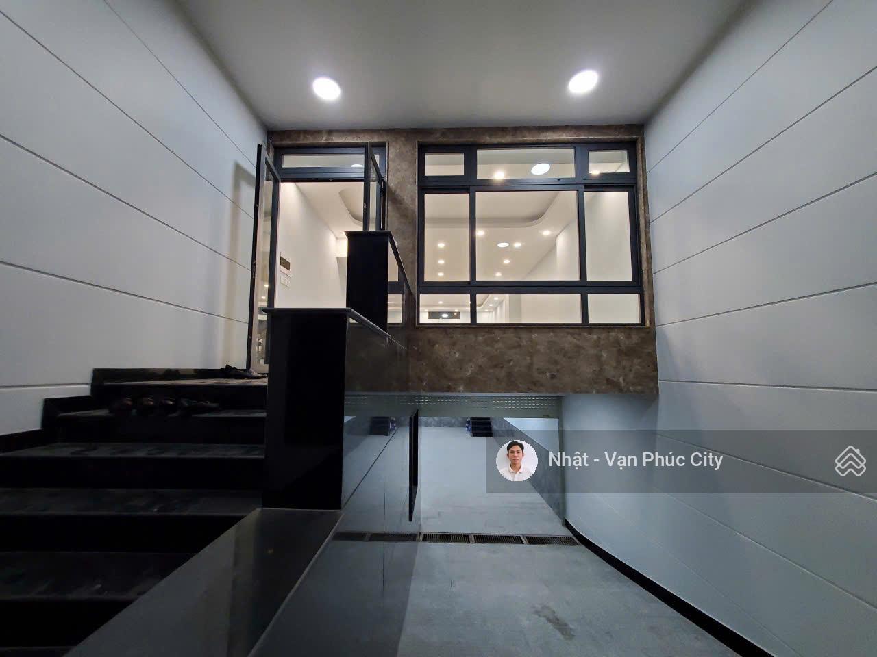 Hot - Nguyên căn 5x22m (Hầm + 4 tầng) - Hoàn thiện mới 100%, full máy lạnh. Giá tốt 31 triệu