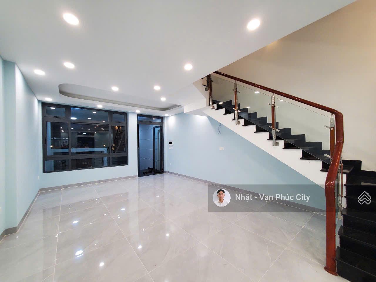 Hot - Nguyên căn 5x22m (Hầm + 4 tầng) - Hoàn thiện mới 100%, full máy lạnh. Giá tốt 31 triệu