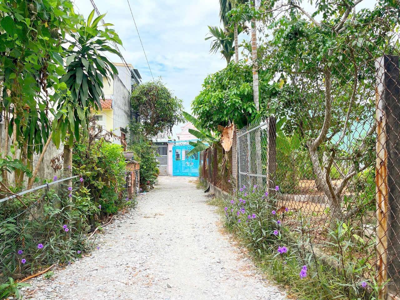 Đất Đức Hòa Hạ, 10x40m, giá 2,35 tỷ Đất Đức Hòa Hạ, 10x40m, giá 2,35 tỷ