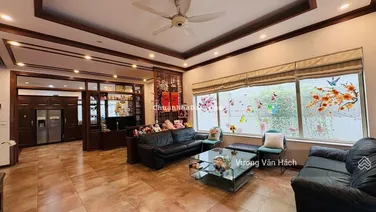 Chính chủ bán biệt thự đơn lập Vườn Đào - Tây Hồ - thang máy - nội thất nhập khẩu hơn 100 tỷ