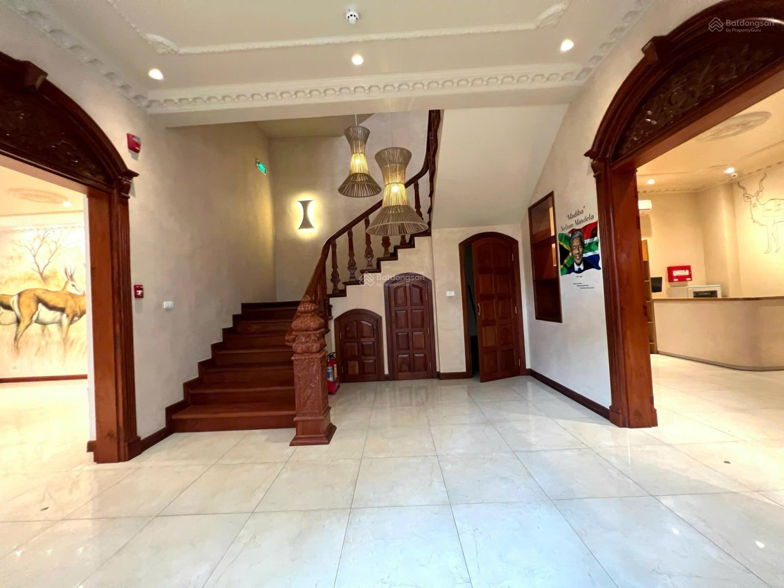 Nhà cho thuê MT Đồng Nai, P2. DT: 15x20m. Trệt 3 lầu. Nhà rộng rãi. Giá 60tr/tháng