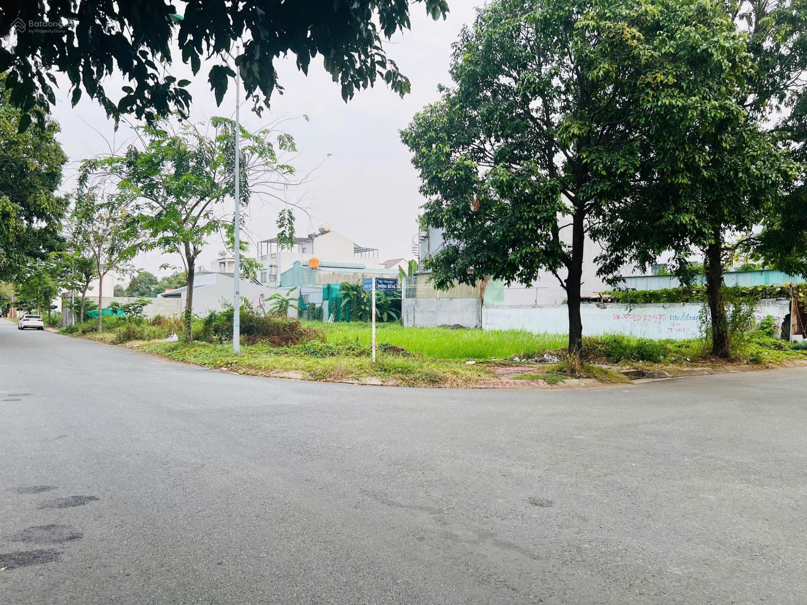 Sang lô góc 245m2 đất thổ cư mặt tiền đường 12m đường thông dài lên khu chế xuất/ Sổ riêng