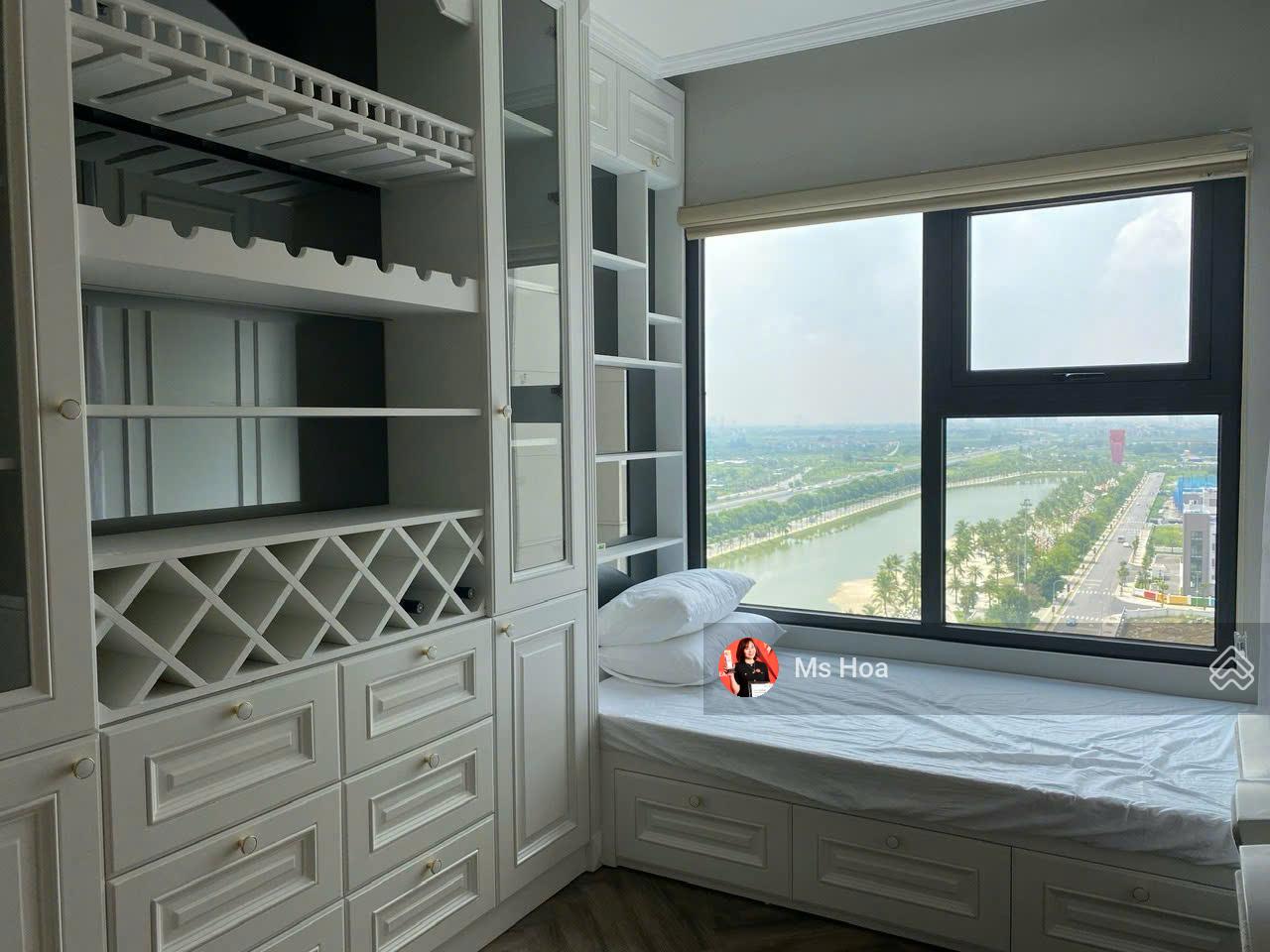 Chuyển sang BT nên bán gấp căn góc 2N + 1,2WC nội thất Luxury tòa S2.03 view sông San Hô siêu đẹp