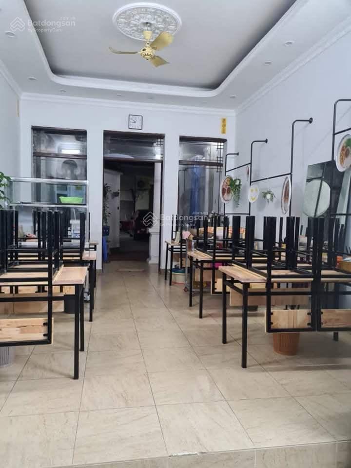 Bán nhà phố Kim Mã DT 212m2, MT 6m, ô tô vào nhà, quay vòng trước cửa nhà giá chào cực tốt.