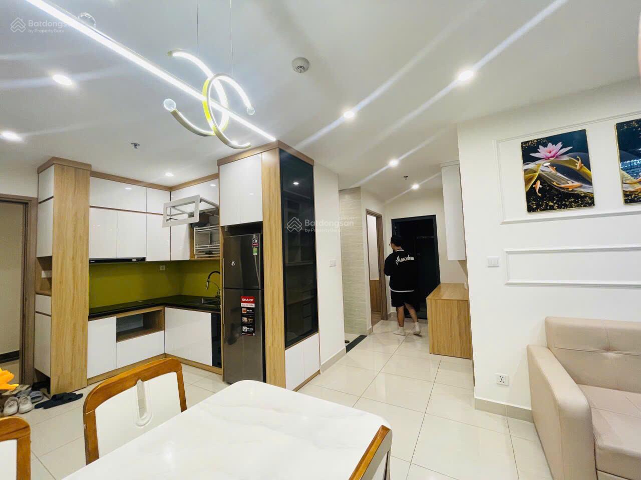 Chính chủ cho thuê căn hộ 2 phòng ngủ full nội thất cao cấp gía chỉ 9,5 tr/tháng LH: 0968 714 ***