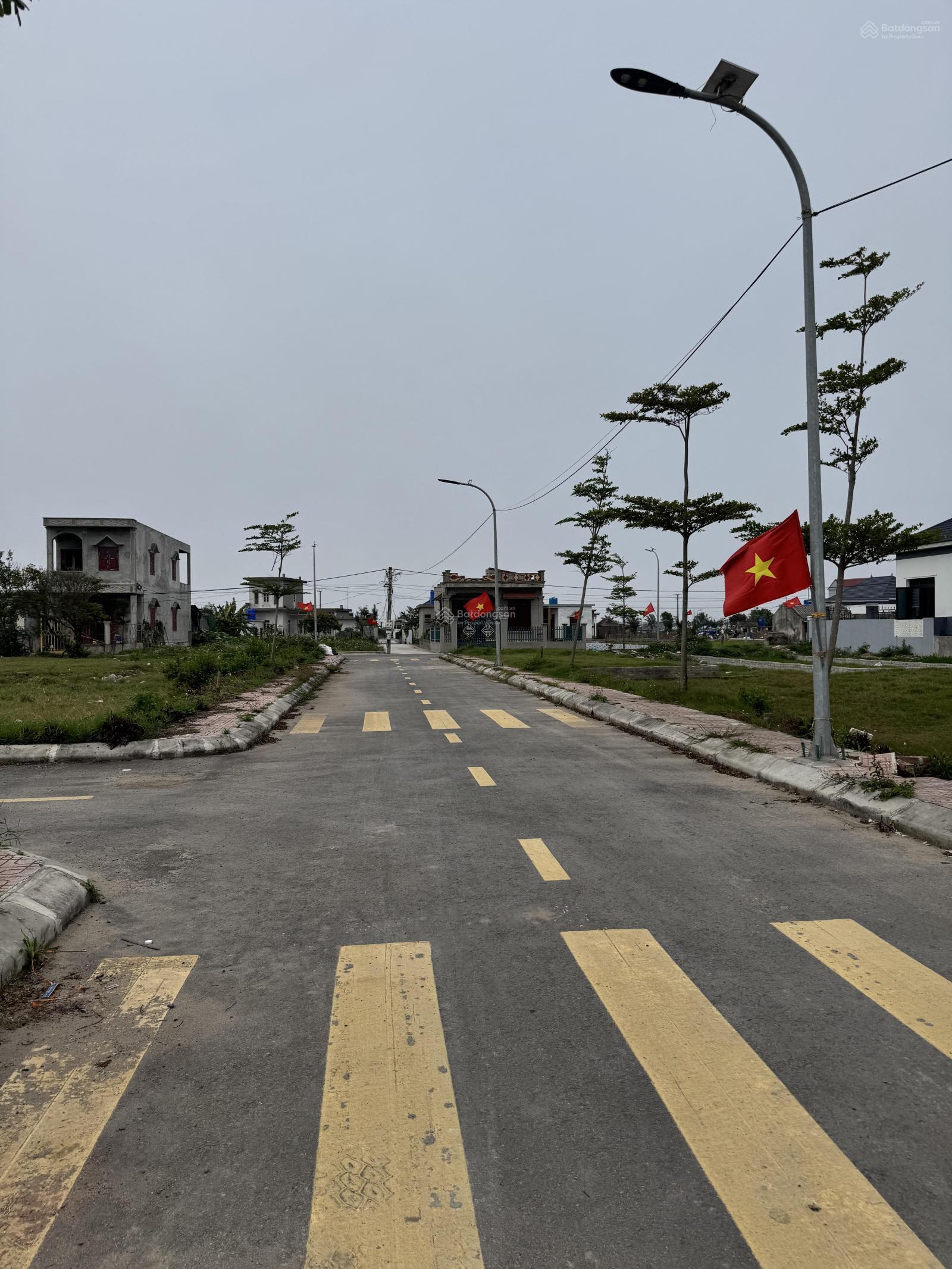 Em cần bán gấp mảnh này đối diện ngay nhà văn hóa sân bóng, 82 m2, ngay khu du lịch biển Quất Lâm Em cần bán gấp mảnh này đối diện ngay nhà văn hóa sân bóng, 82 m2, ngay khu du lịch biển Quất Lâm