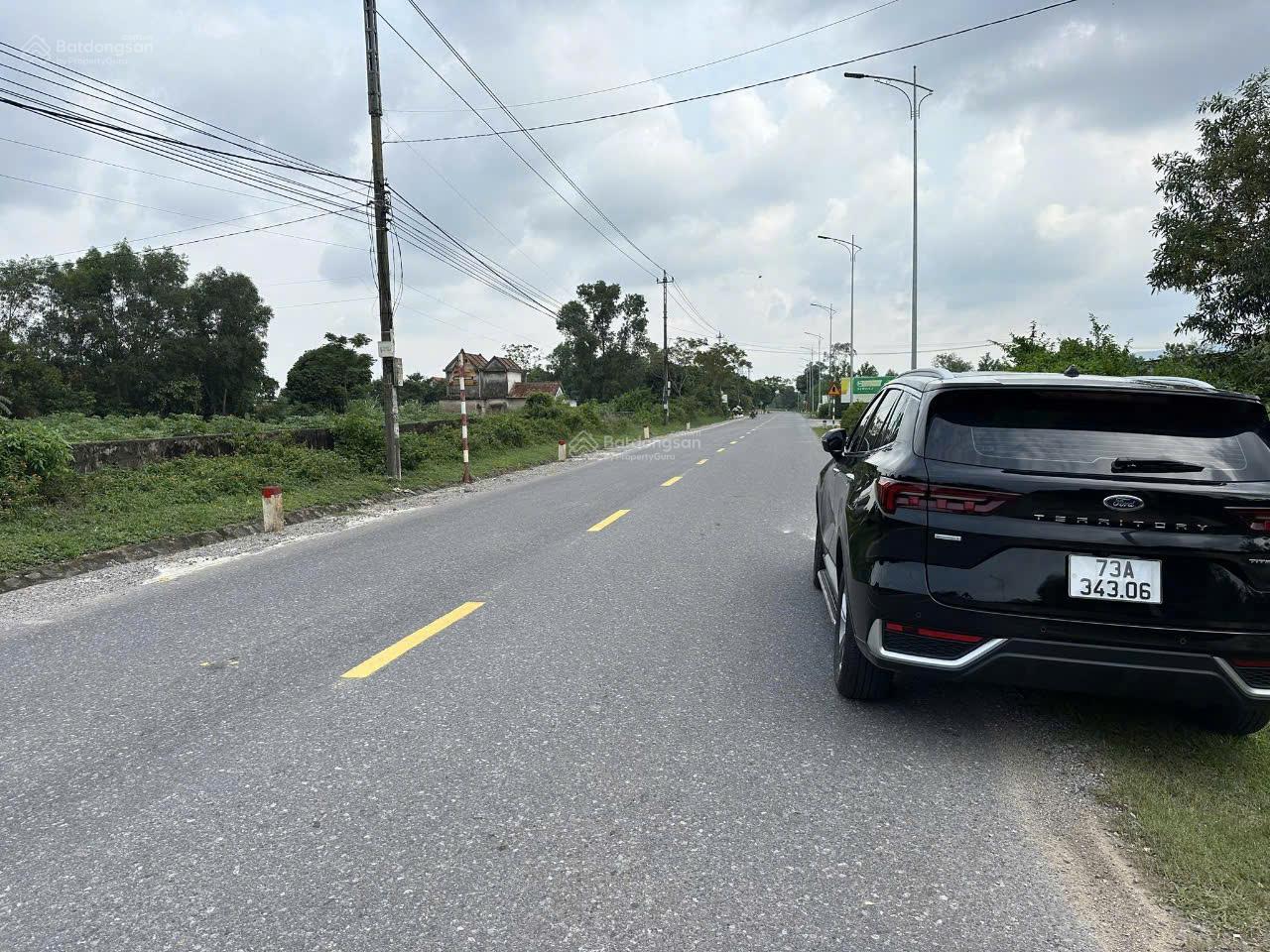 Cần bán lô đất mặt tiền đường Hồ Chí Minh, ngay cạnh trục đường 36m về Nhật Lệ 2 TP Đồng Hới