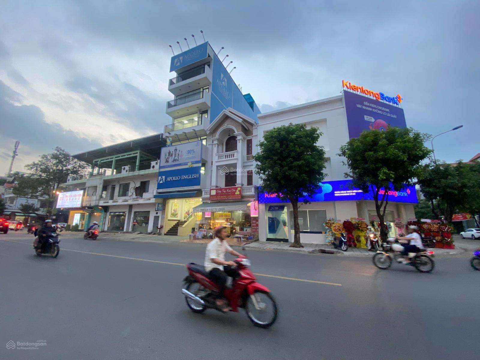 Bán nhà ngay ngã tư trung tâm hành chính TP Dĩ An - Bình Dương (ngay cafe Yes)