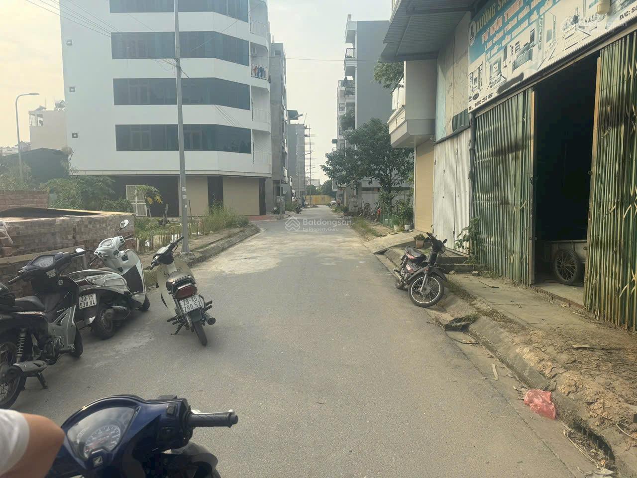 Bán biệt thự 3 tầng tại thôn yên vĩnh xã kim chung nhà đẹp giá 15,8tỷ