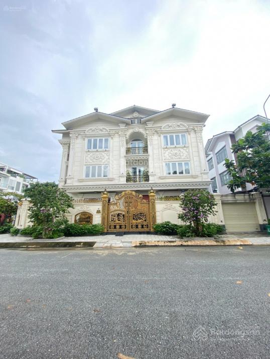 Bán biệt thự 220m2, 2 mặt tiền khu Bình Lợi, có thang máy - 11x20m, 3 tầng 6PN, gara ô tô, 30 tỷ