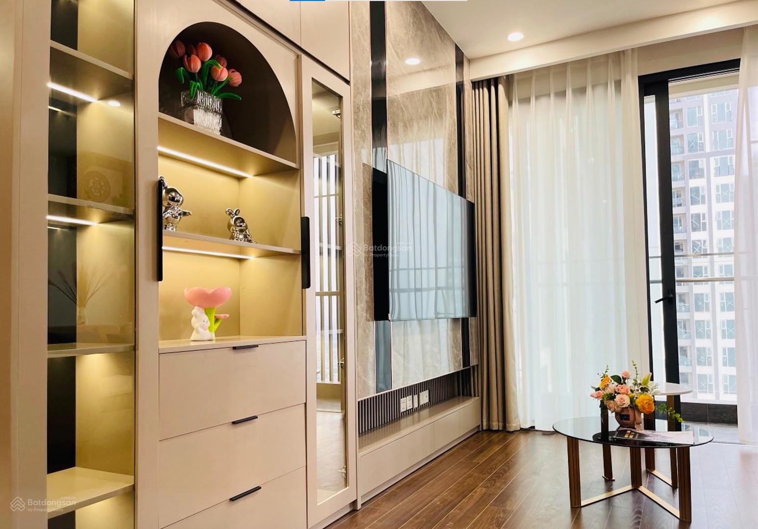Chính chủ bán căn 2PN 2WC 5 tỷ 62.29m2, tầng trung, full đồ, có slot ô tô dự án Masterise