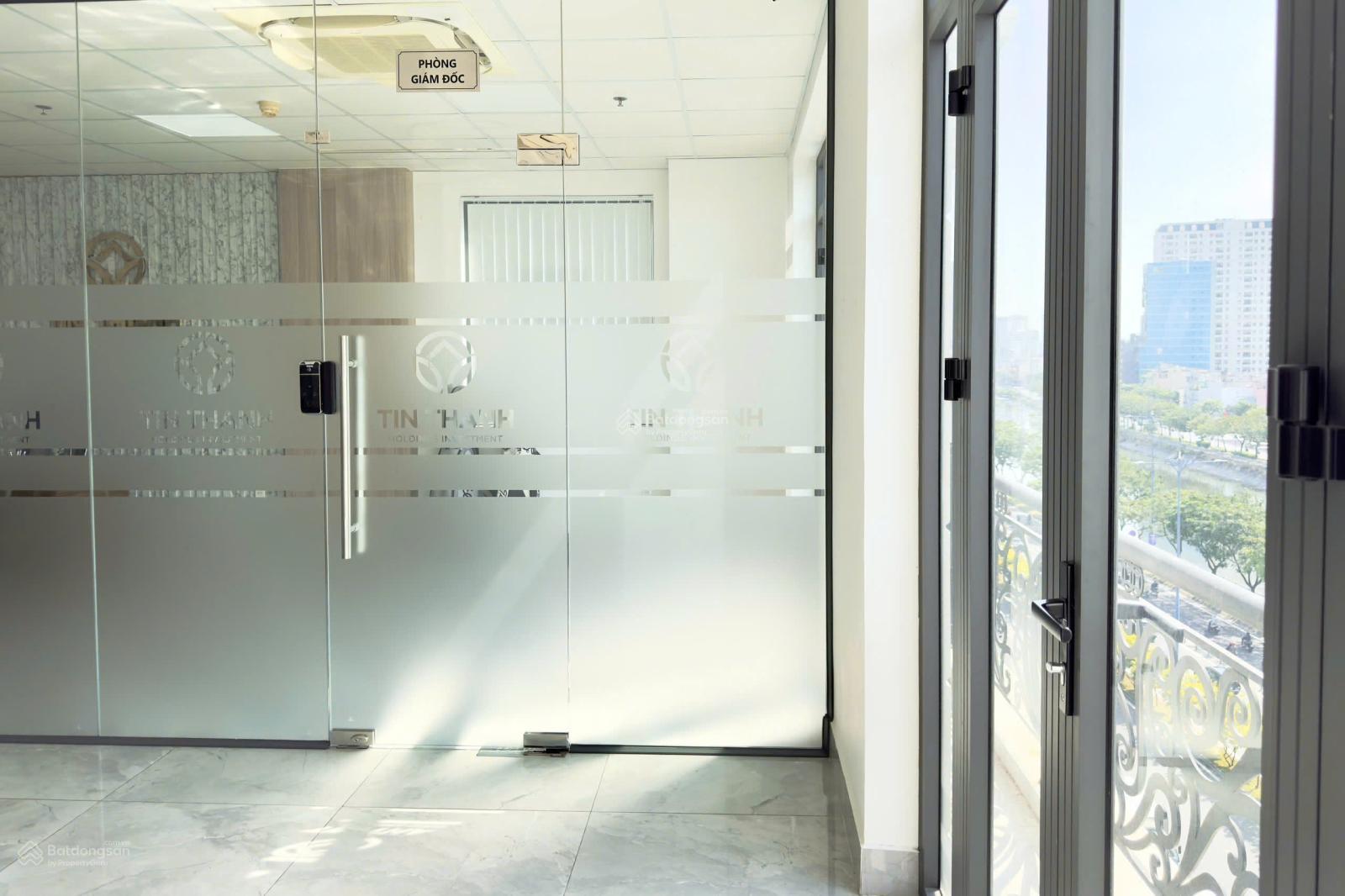 Cần cho thuê sàn văn phòng full nội thất & có sẵn fitout 03 phòng tại MT Võ Văn Kiệt LH 0906 970 ***