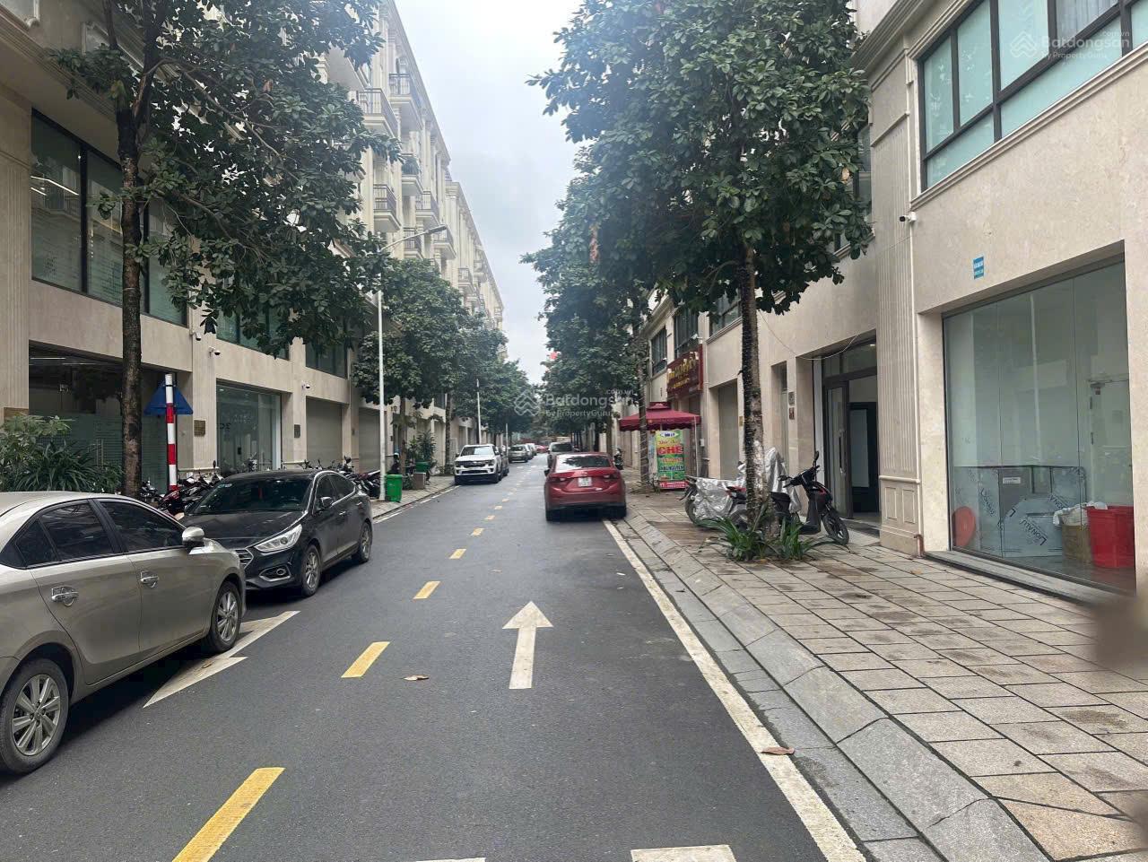 Chính chủ cho thuê gấp shophouse Him Lam Vạn Phúc, có thang máy, 91m2 đường Tố Hữu. Giá 50tr/tháng Chính chủ cho thuê gấp shophouse Him Lam Vạn Phúc, có thang máy, 91m2 đường Tố Hữu. Giá 50tr/tháng