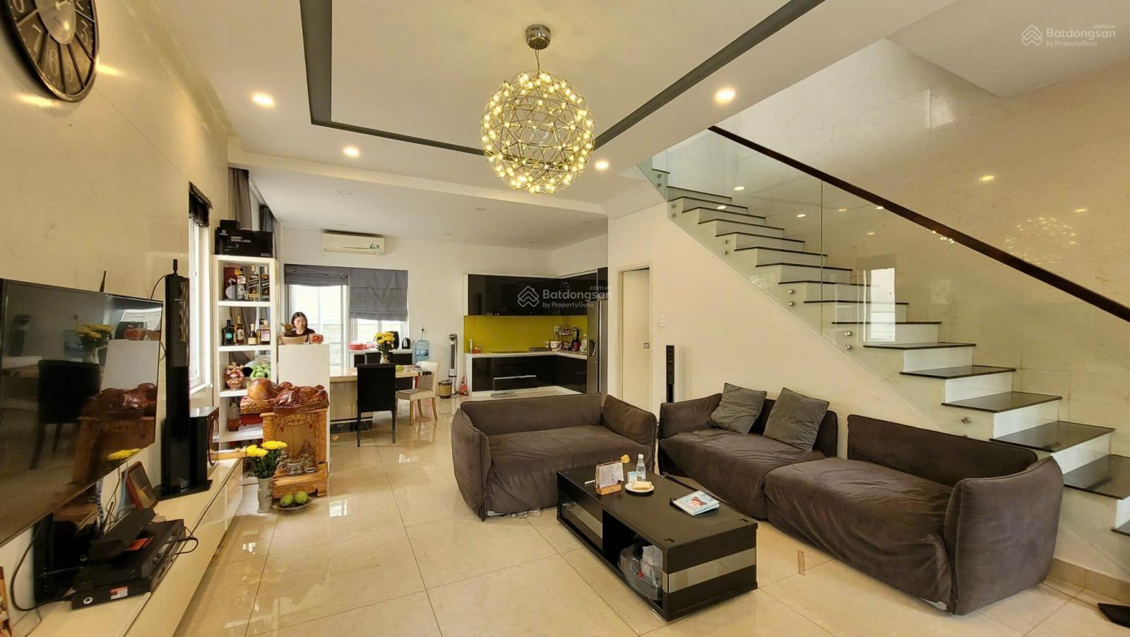 Nhà phố View công viên thoáng mặt trước và mặt sau, nhà hướng mát 3 phòng ngủ 1 phòng thờ, 4wc