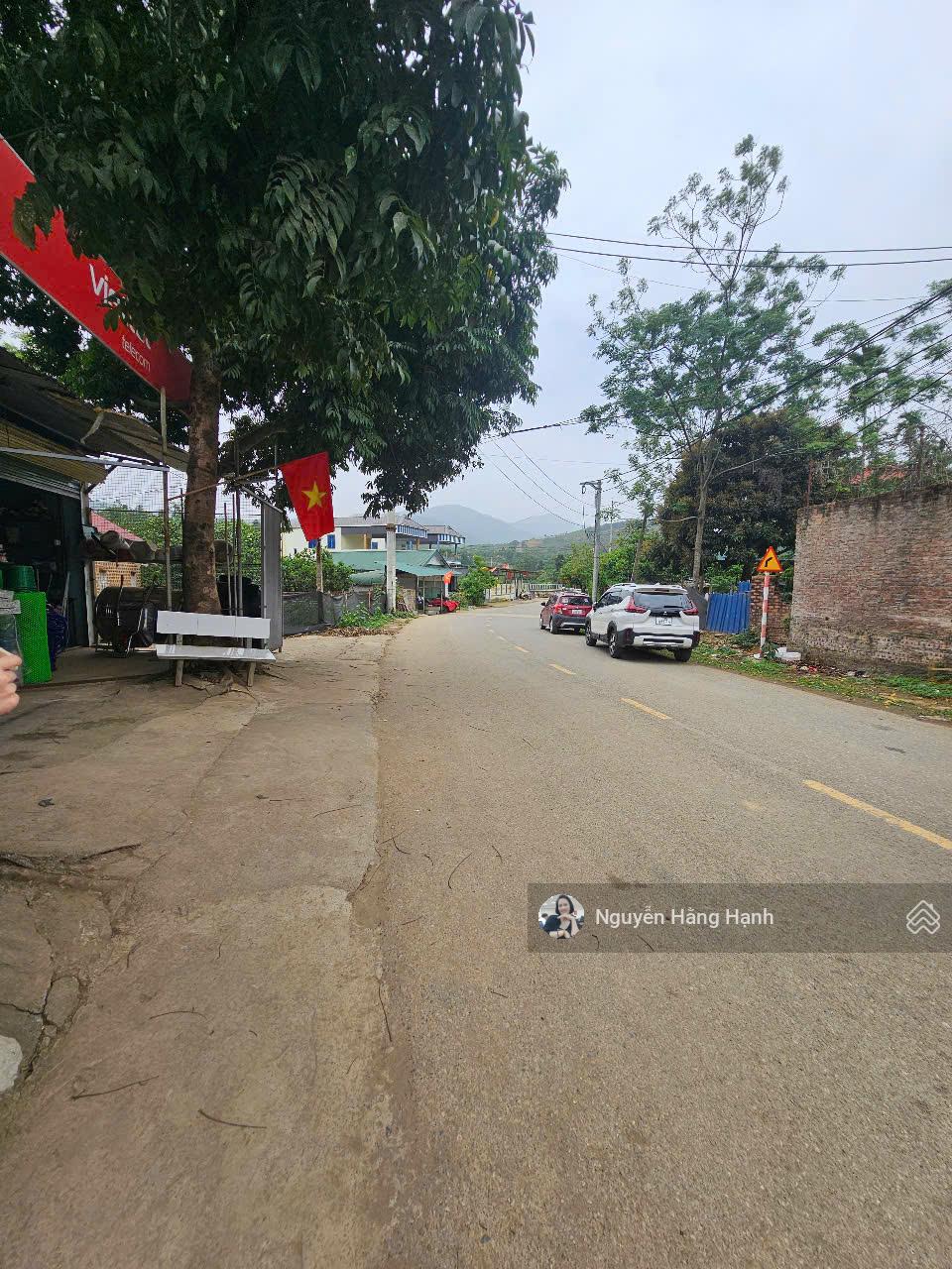 Cần bán lô đất mặt phố Đông Xuân, Quốc Oai 430m nhỉnh 14tr 2 ôtô tải thông tứ phía