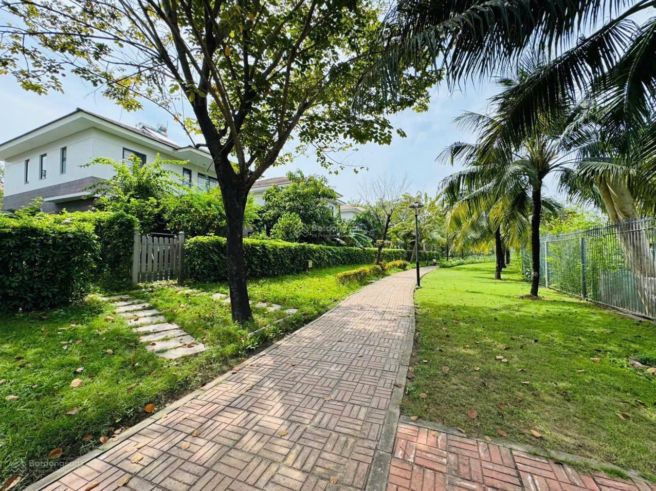 CHÍNH CHỦ BÁN BIỆT THỰ ViEW RẠCH VALORA KIKYO, P. PHÚ HỮU Q9 ( NHÀ THÔ ) Diện tích: 261,7m