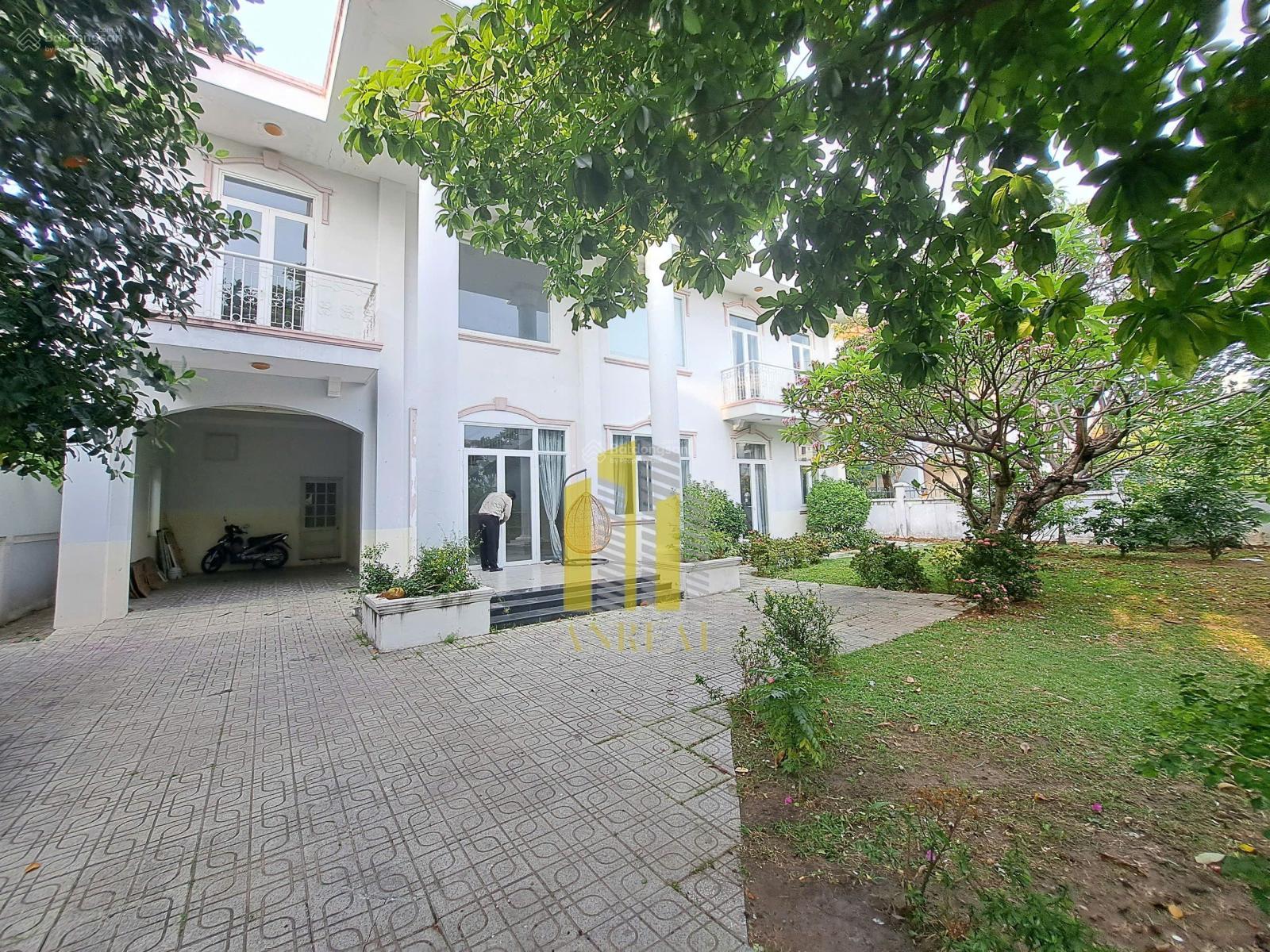 Biệt thự Trần Não 530m2 sân vườn hồ bơi - an ninh tuyệt đối