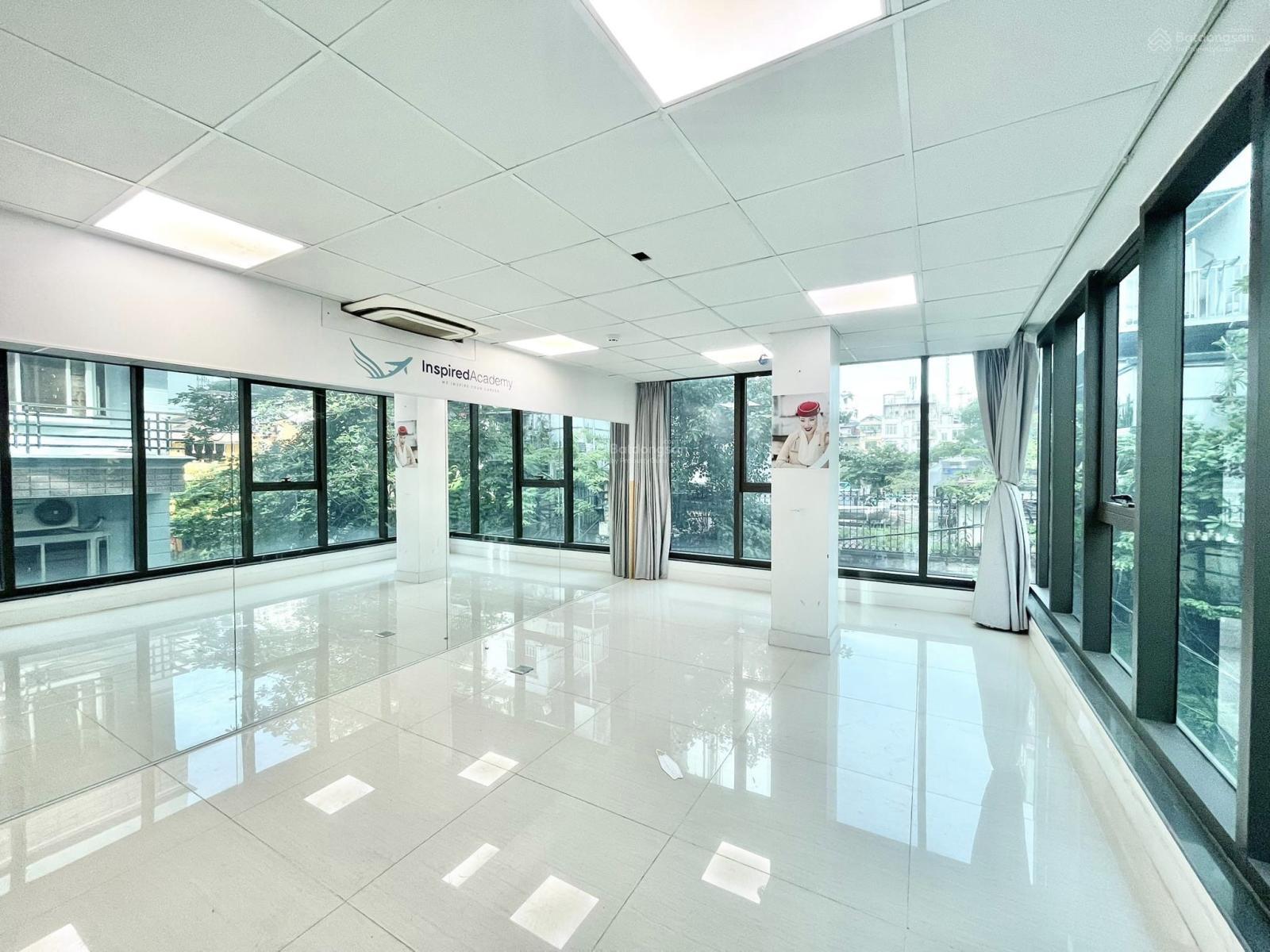 Chính chủ cần cho thuê gấp sàn văn phòng 70m2 chia sẵn phòng tại phố Nguyễn Xiển - Thanh Xuân