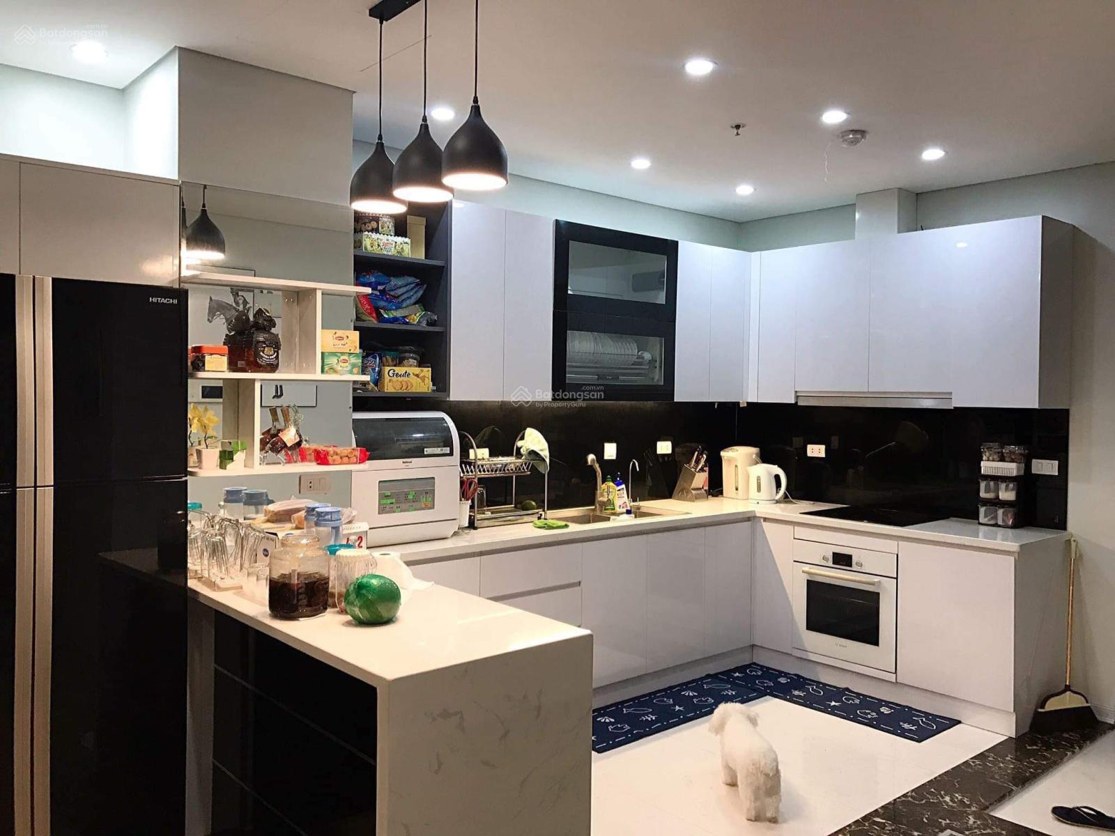 Chính chủ bán căn 3PN DT120m2 chung cư BRG Diamond Residence, giá 11 tỷ, LH: 0932 392 ***