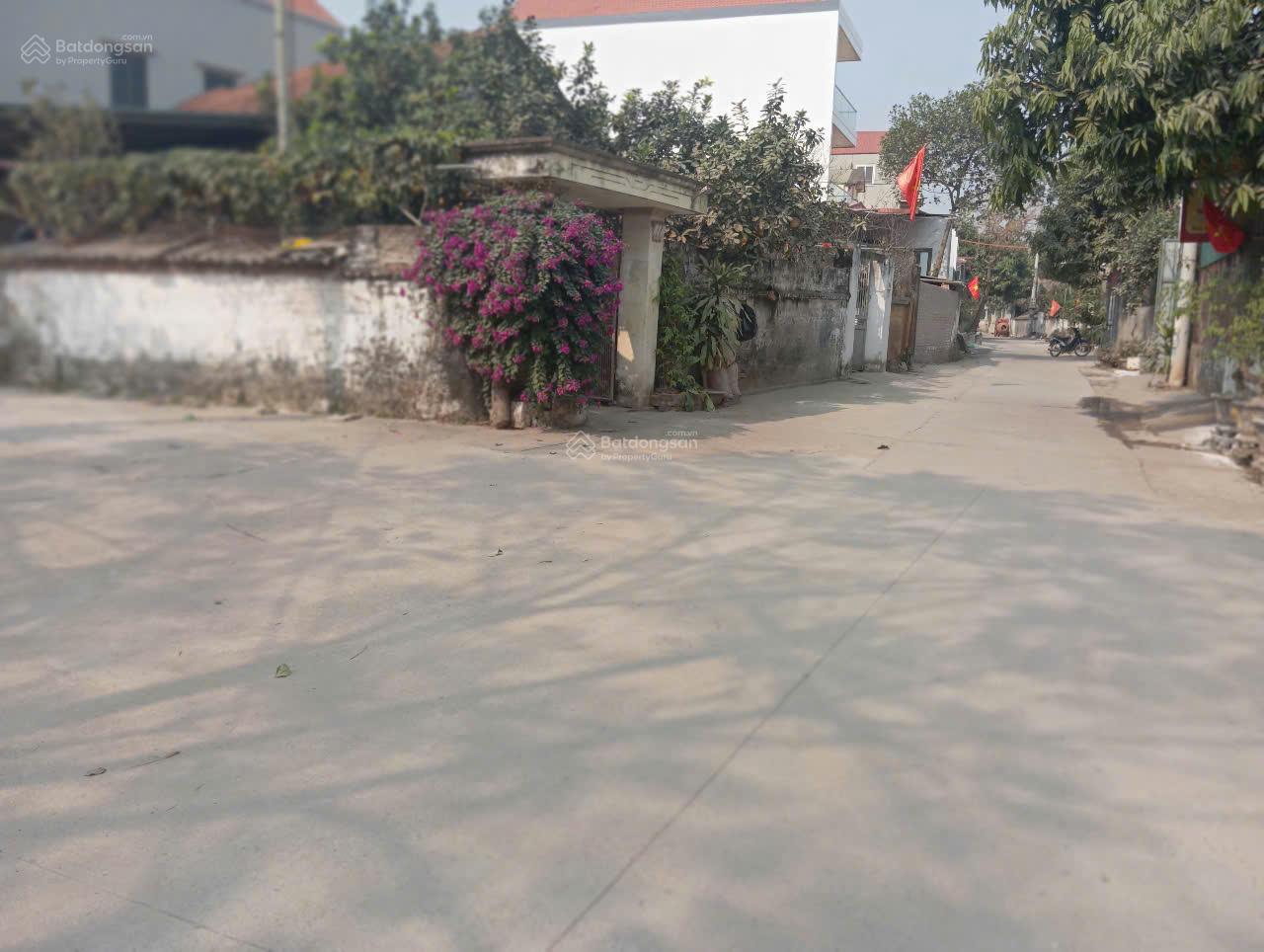 Bán đất cụm 1 Thọ An, cạnh nhà văn hóa, 45m2 mặt tiền 4.2m giá 2.15 tỷ, ven hồ, ô tô đỗ cả ngày