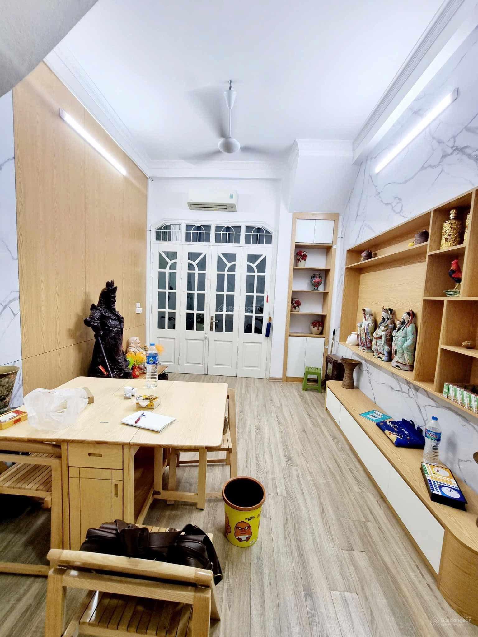 BÁN NHÀ TÂN ẤP BA ĐÌNH GẦN PHỐ NGÕ ĐẸP NHÀ CHẮC CHẮN FULL NỘI THẤT VỊ TRÍ SIÊU ĐẸP