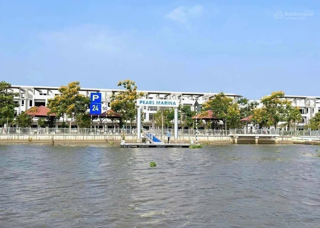 Nhà view sông The Pearl Riverside Bến Lức Long An bao hết phí công chứng giá 2tỷ750. LH: 0934 444 ***