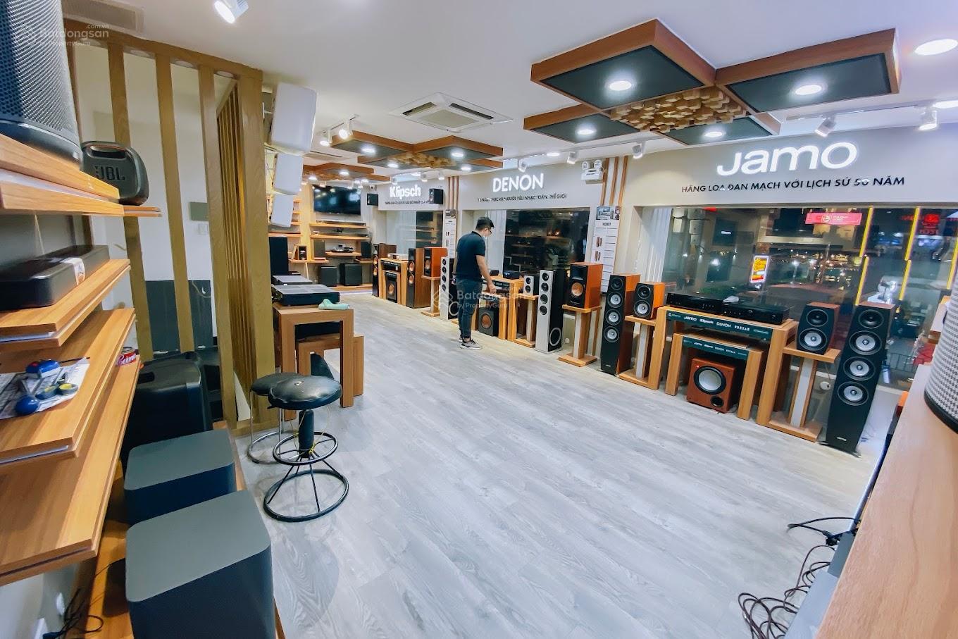 Cho thuê nhà MT đường Hai Bà Trưng, Đa Kao, Quận 1. DT: 9x15m. 1 trệt 1 lầu