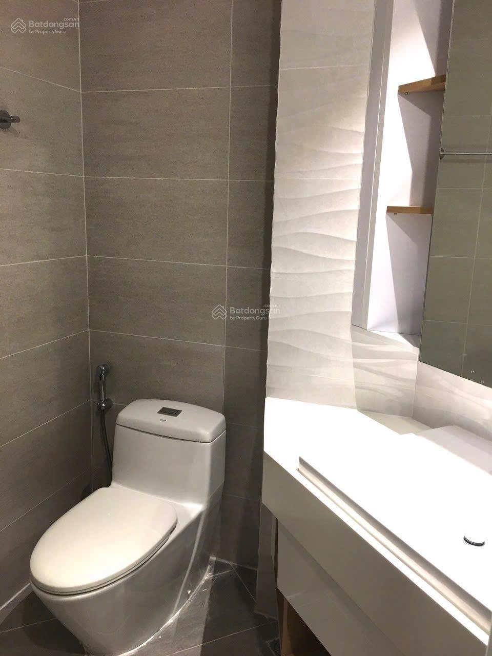 Bán lỗ căn studio Đông Nam giá 1.950 tỷ, căn 1PN riêng biệt giá 2 tỷ LH: 0901 383 ***