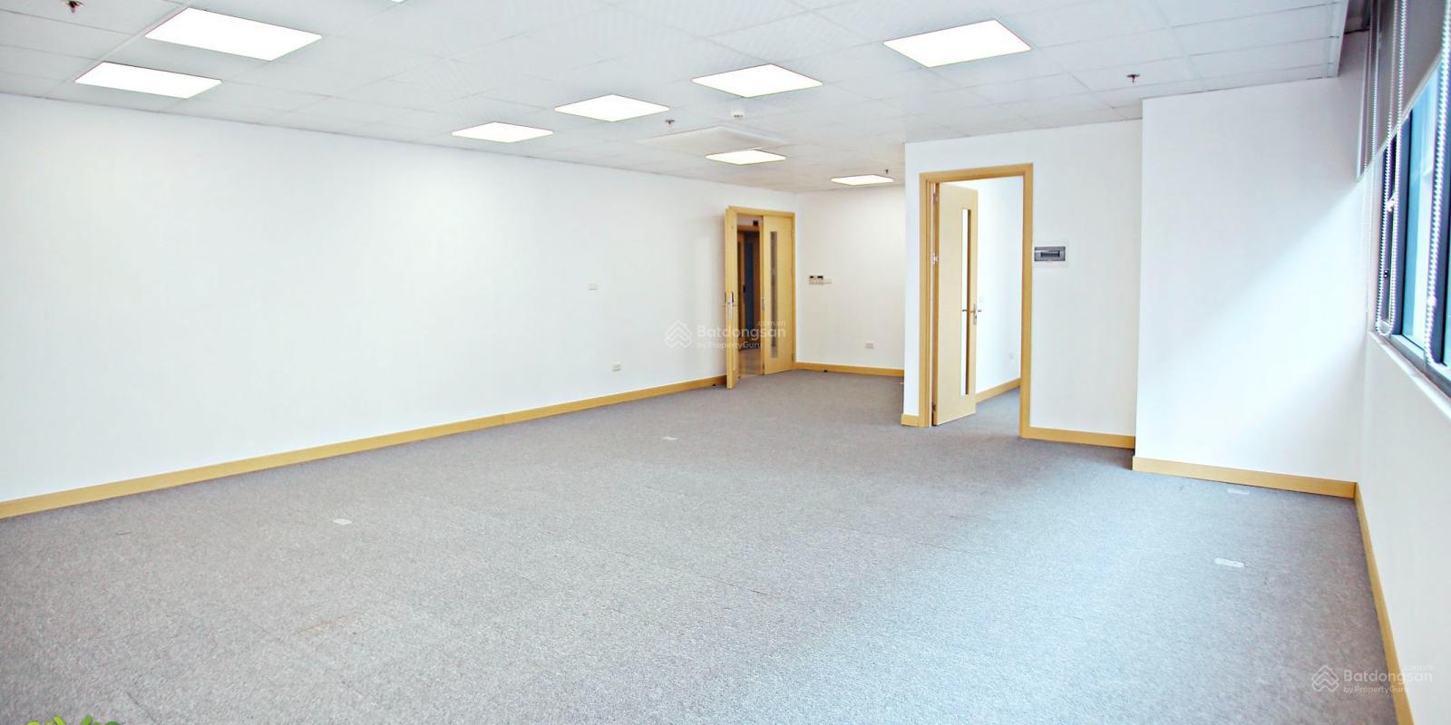 Cho thuê tòa nhà MT đường Lê Thánh Tôn, Bến Nghé, Q1. DT: 8x20m. Trệt 4 lầu thang máy Cho thuê tòa nhà MT đường Lê Thánh Tôn, Bến Nghé, Q1. DT: 8x20m. Trệt 4 lầu thang máy
