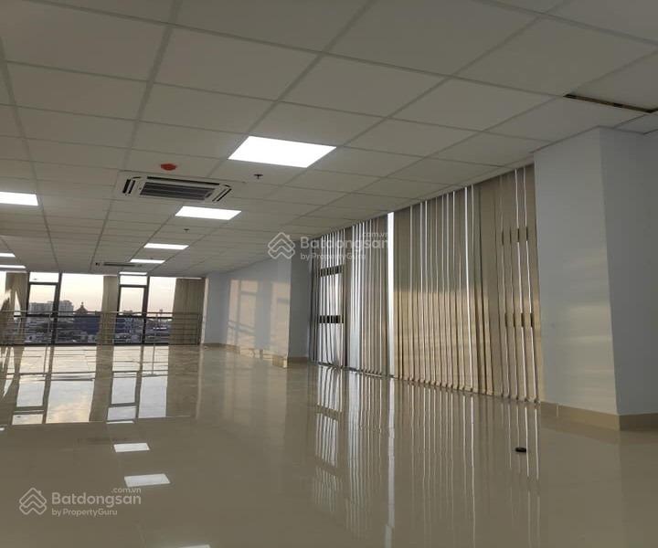 Cho thuê tòa nhà MT đường Lê Thánh Tôn, Bến Nghé, Q1. DT: 8x20m. Trệt 4 lầu thang máy Cho thuê tòa nhà MT đường Lê Thánh Tôn, Bến Nghé, Q1. DT: 8x20m. Trệt 4 lầu thang máy