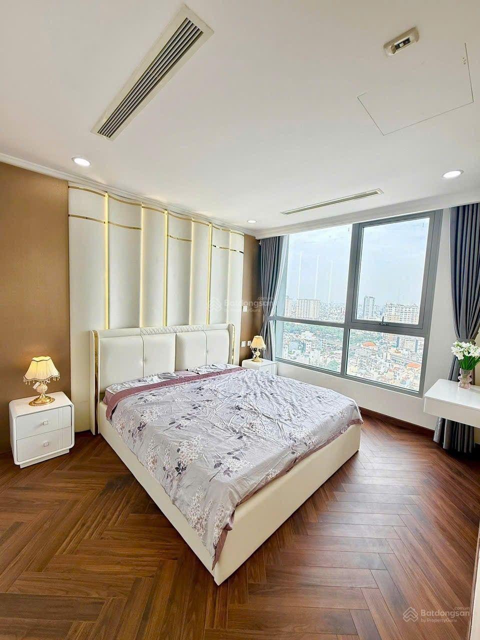 Căn hộ 3PN giá siêu hời tại Vinhomes Central Park, 12,5 tỷ, 112m2 Căn hộ 3PN giá siêu hời tại Vinhomes Central Park, 12,5 tỷ, 112m2