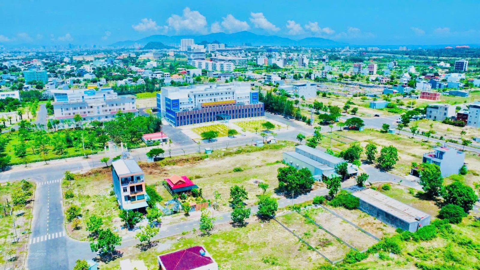 Rẻ nhất KĐT số 3! Cần bán gấp lô 135m2 trục thông bên cạnh ĐH Phan Châu Trinh
