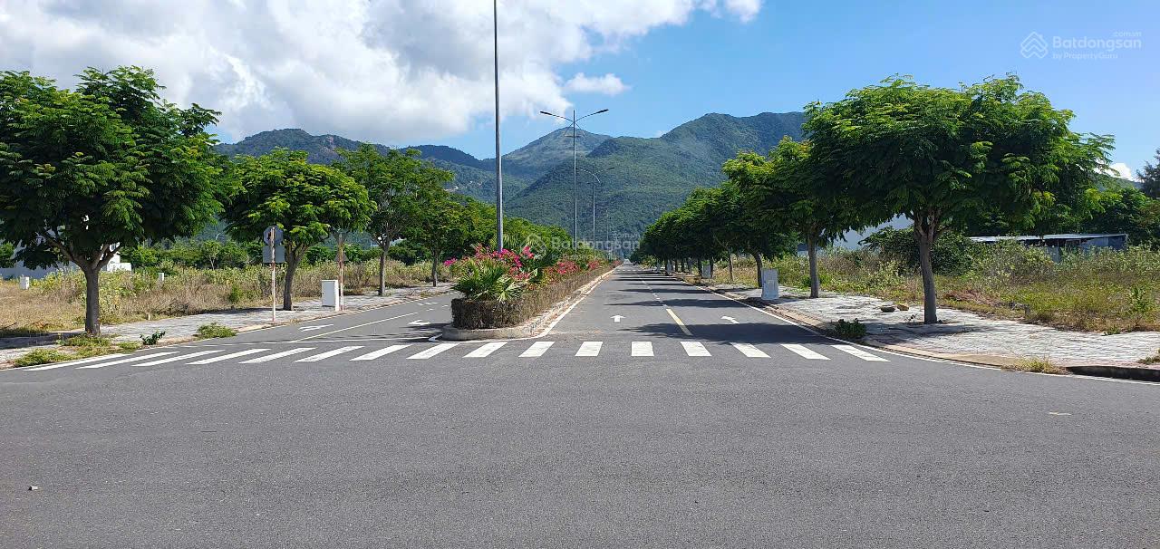 Bán Golden Bay biệt thự D16-28 Đông Nam view hướng biển, gần trục Nguyễn Tất Thành. LH: 0946 753 ***