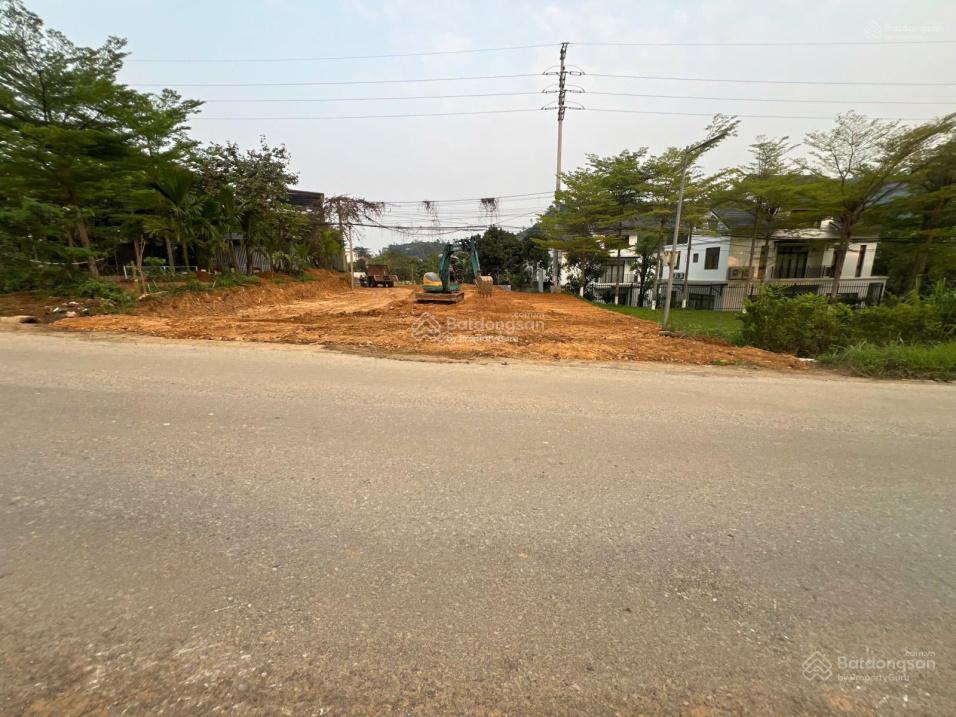 Chính chủ bán 817.7m2 đất mặt đường Bãi Dài, sẵn 600m2 đất ở. Giá đầu tư, ngay sát Xanh Villas