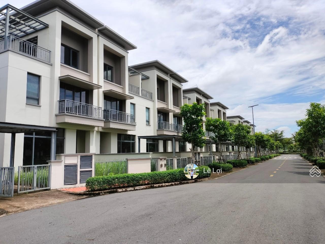 Căn nhà phố giá 4,8 tỷ khu Compound Swanpark Đông Sài Gòn, vị trí trung tâm TP Sân Bay Nhơn Trạch