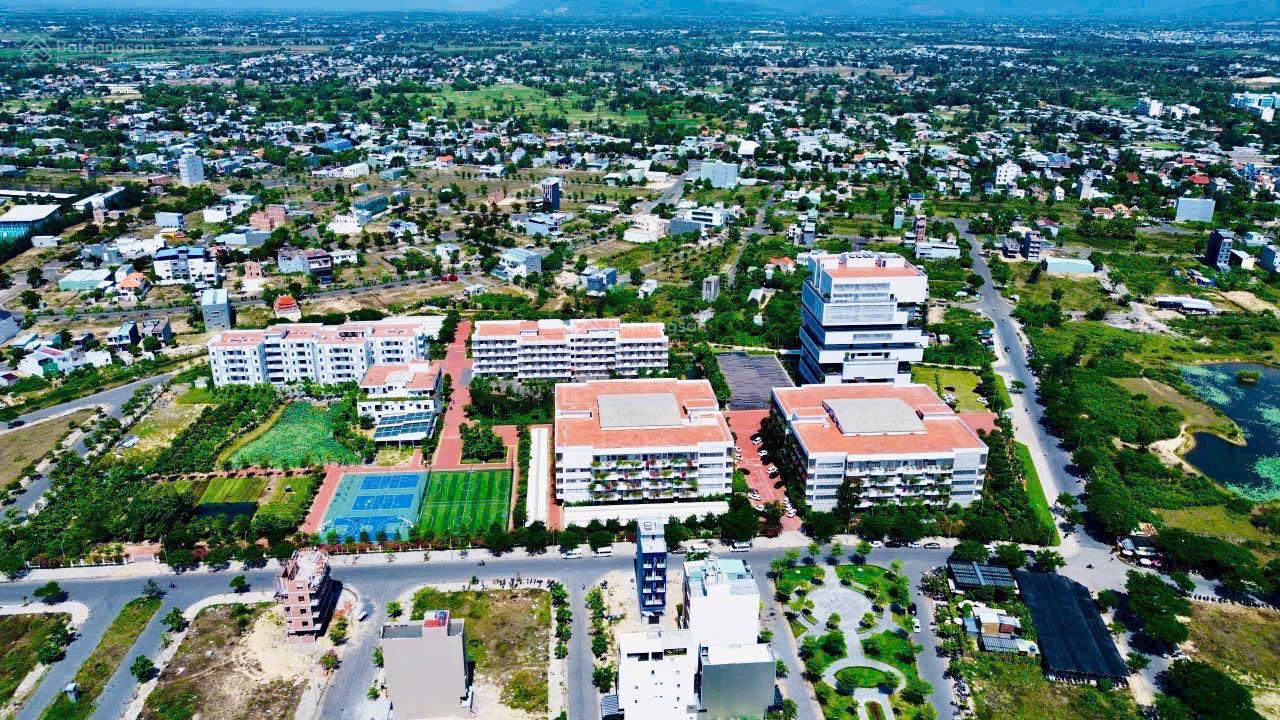 Giá tốt!!! Bán lô kề góc 96m2 sạch đẹp ngay trường ĐH FPT