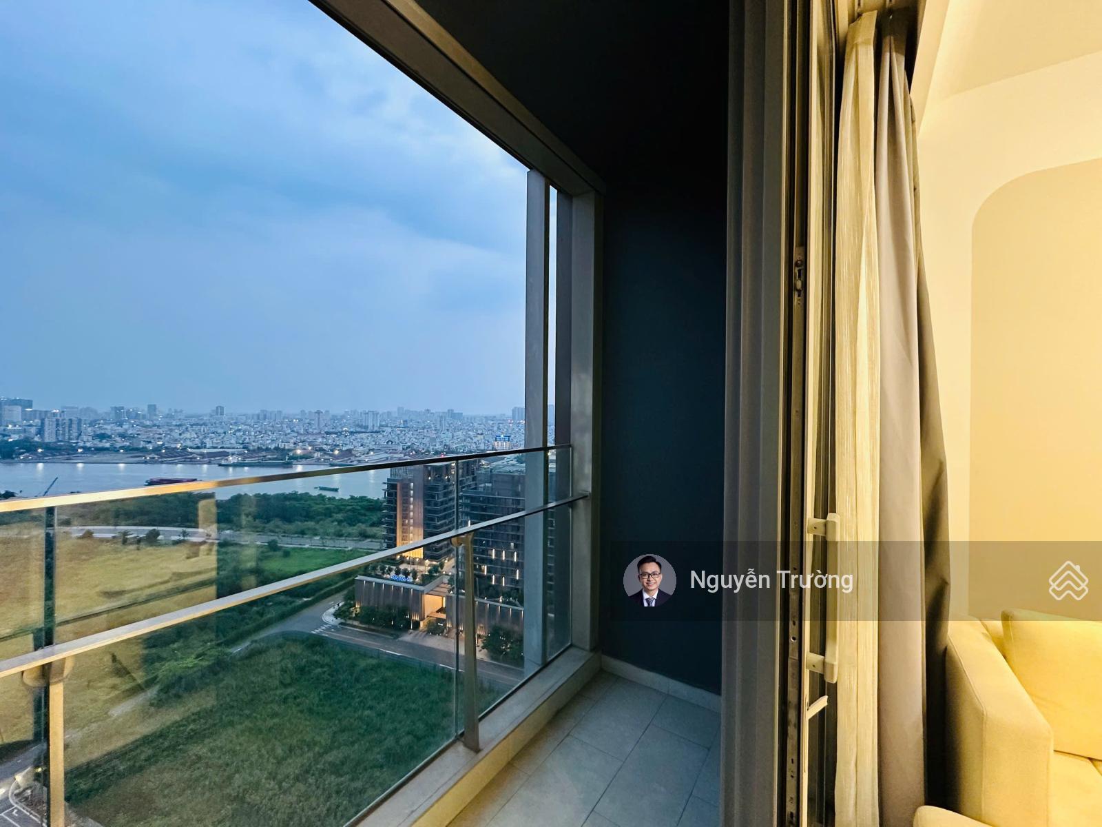 Nhanh tay thuê ngay căn hộ 2PN nội thất decor siêu đẹp và view sông thoáng mát. Giá chỉ 37.5 triệu