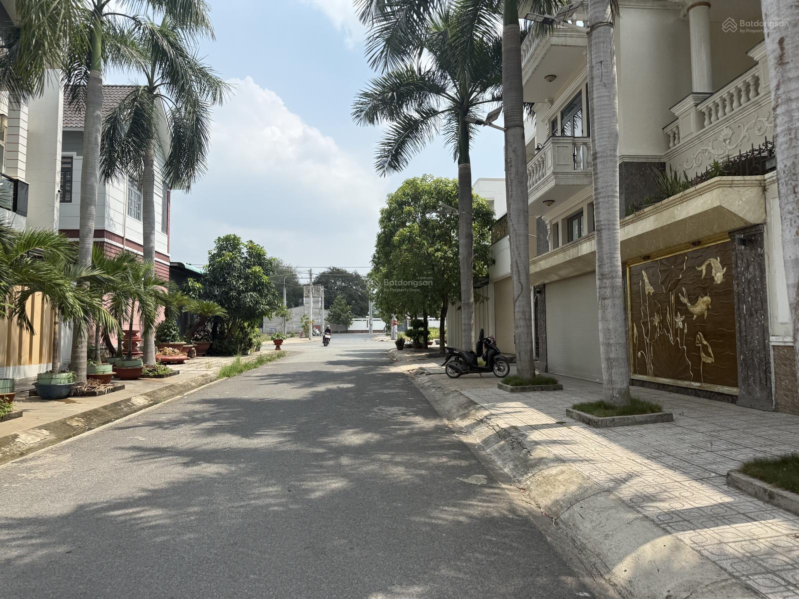 Bán biệt thự khu dân cư Tân Phong, 10x20m, giá 9,6 tỷ, LH 0794 290 ***