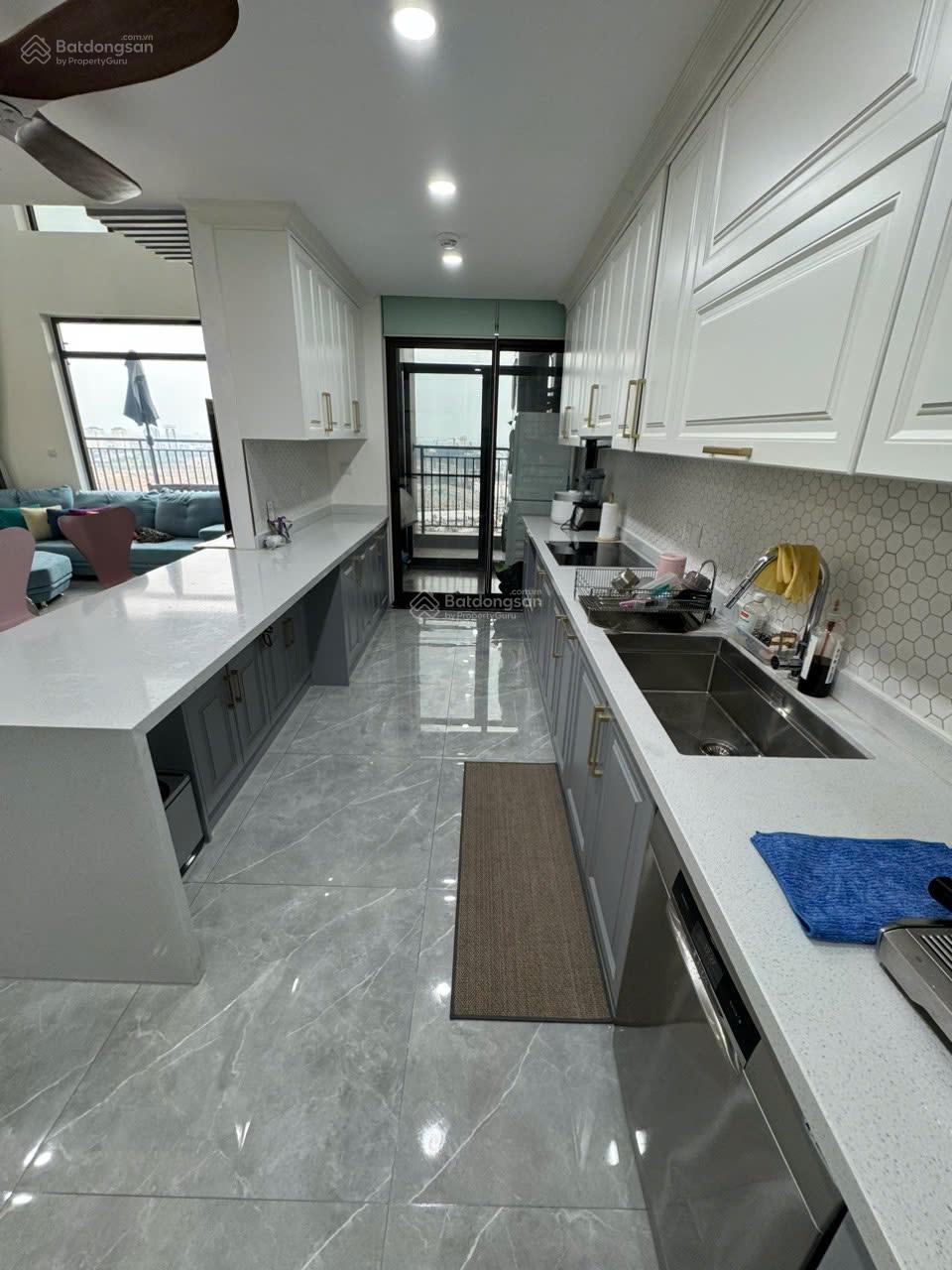 Chính chủ gửi bán căn góc Duplex - Udic Westlake - DT: 186m2/ 4PN / Giá 12.7 tỷ - Full nội thất