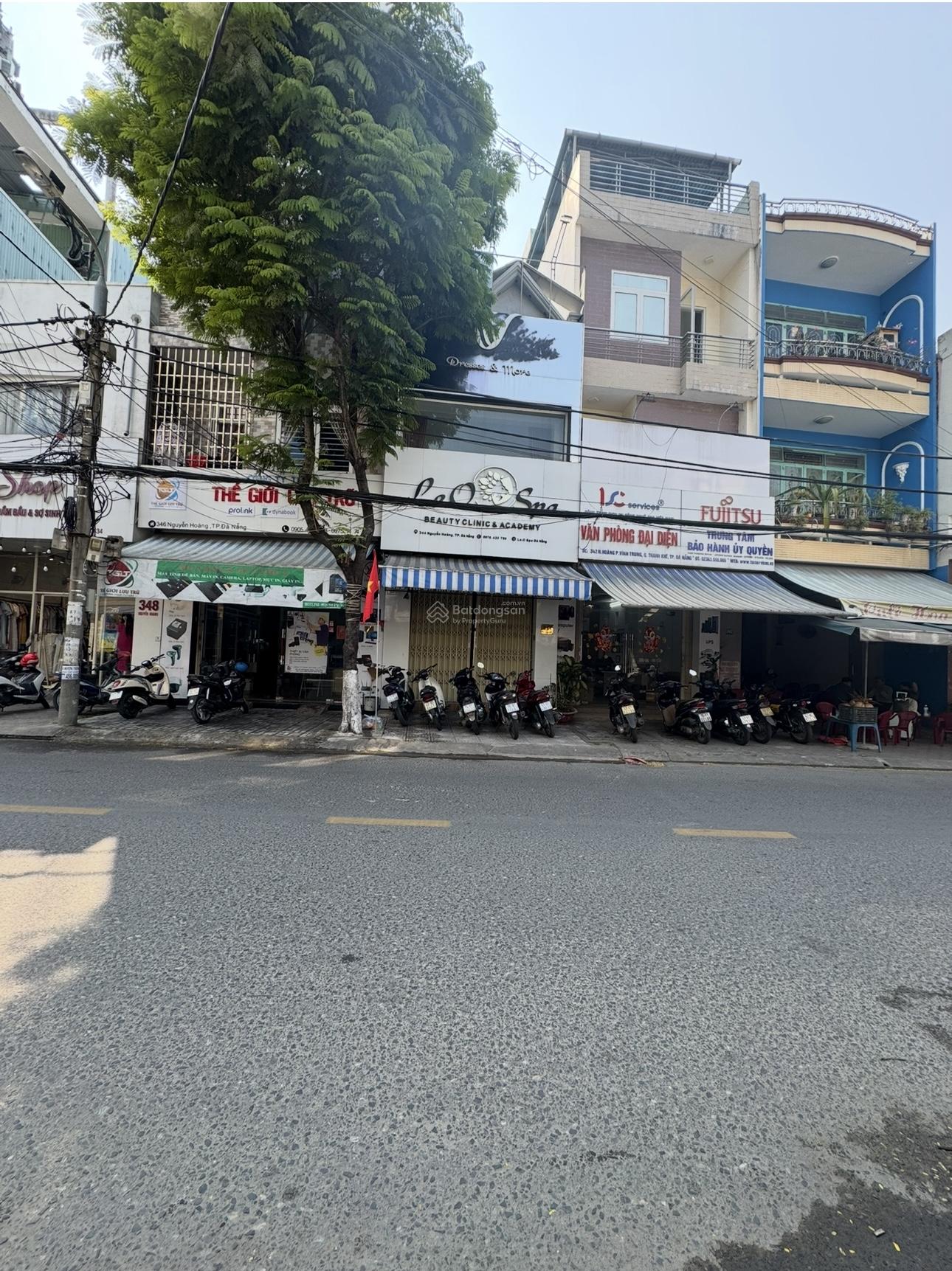 Bán nhà 2 tầng mặt tiền - Nguyễn Hoàng, Đà Nẵng