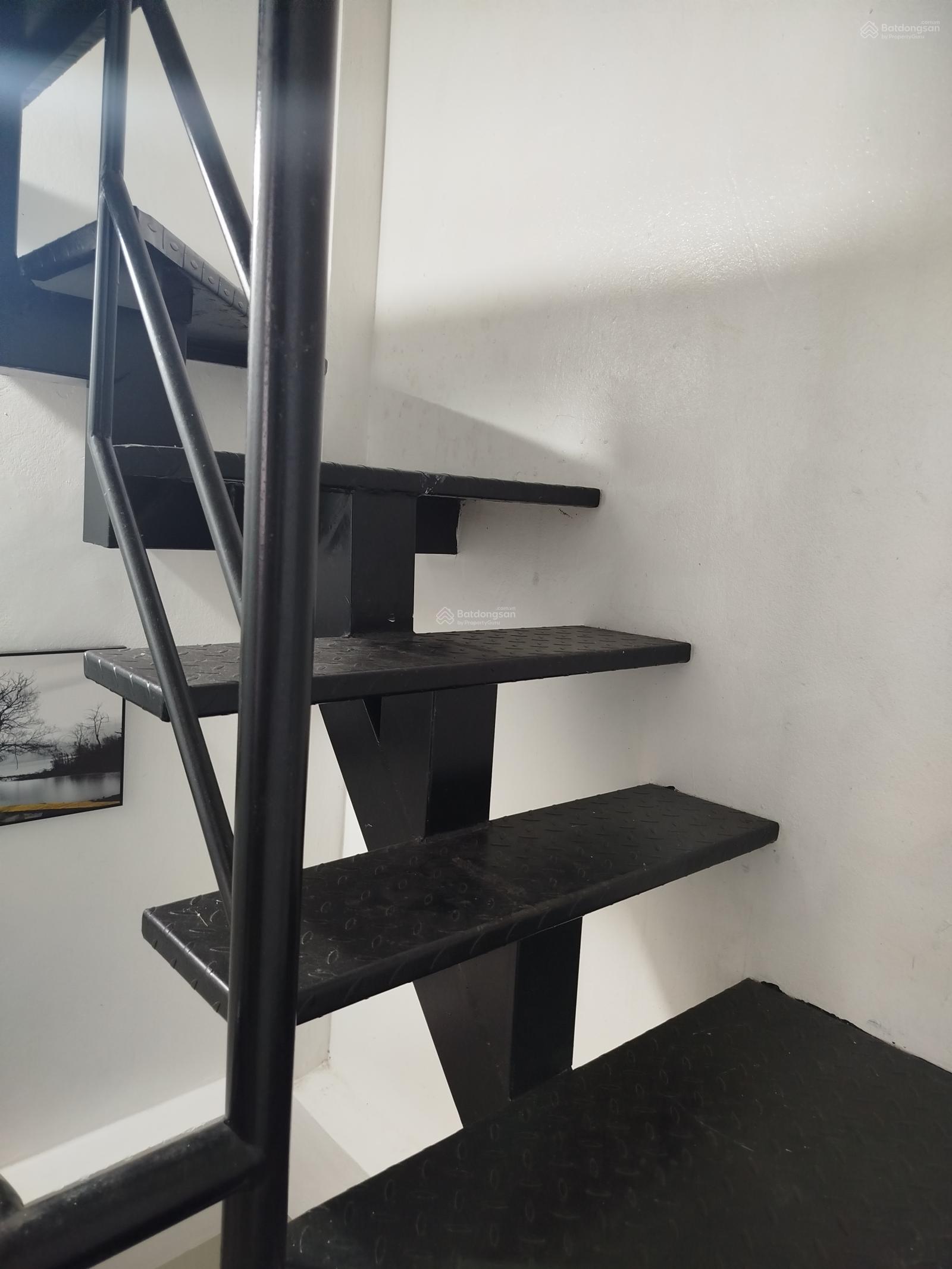 Bán nhà ngõ 30 phố Lò Sũ, Hoàn Kiếm HN 13m2x5 tầng cách phố 15m ngõ sáng đẹp 3.5 tỷ