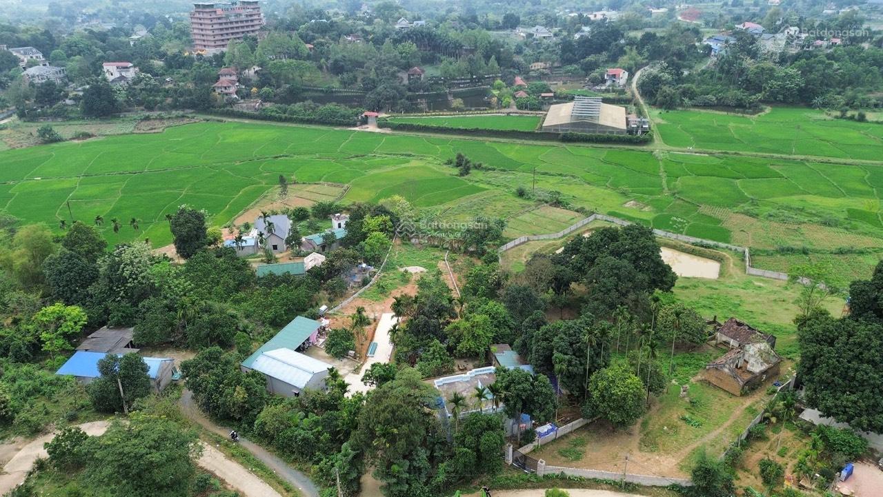 19 tỷ - cần bán tổng diện tích 6800m2 có 400m2 thổ cư tại Hòa Sơn, Lương Sơn, Hòa Bình