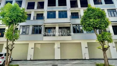 Bán nhanh căn lk12 đường 12m , xây thô 4 tầng 1 tum, giá 16,5 tỷ. LH 0966 675 ***