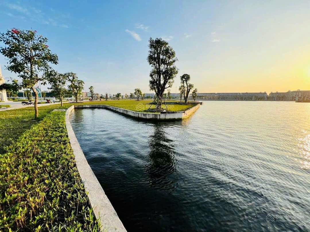 Bán nhanh căn lk12 đường 12m , xây thô 4 tầng 1 tum, giá 16,5 tỷ. LH 0966 675 ***