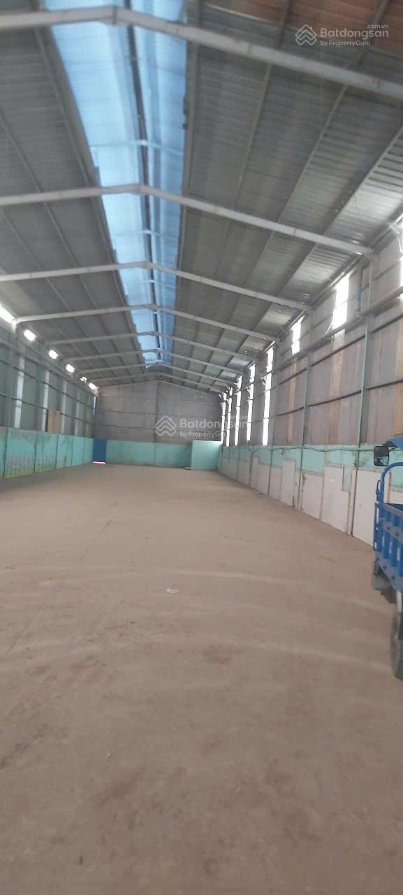 Cần cho thuê kho xưởng 850m2 giá 35tr ở TP Tân Uyên Bình Dương LH: 0908 954 ***
