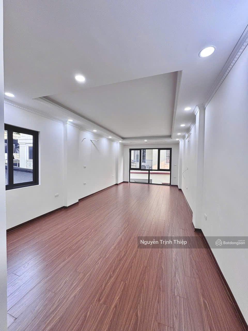 Siêu Hót! bán gấp nhà Ô tô 7 chỗ vào nhà Lạc Long Quân Tây Hồ.DT 41m x 7Tầng tháng máy giá 11.3 Tỷ