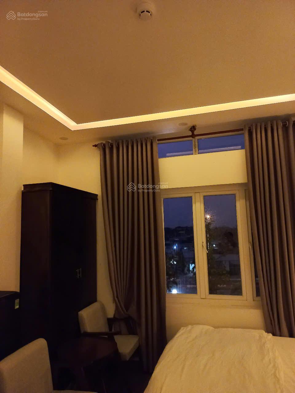 Bán nhà mặt tiền đường 2/9, phường 12, TP. Vũng Tàu 300m2, 10mx30m full thổ cư