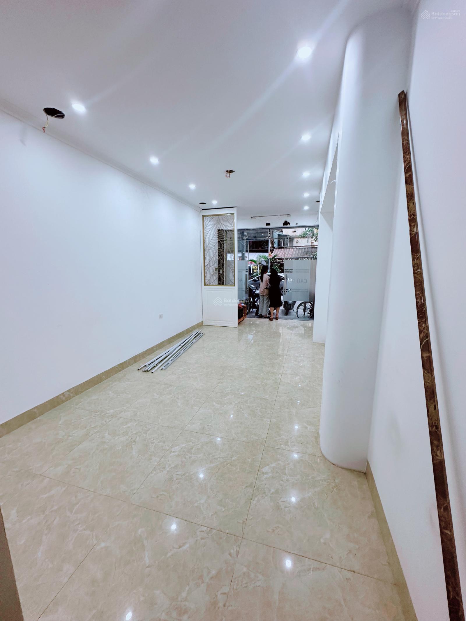 Chính chủ cho thuê nhà mặt phố Nghĩa Tân, 7 tầng, thang máy