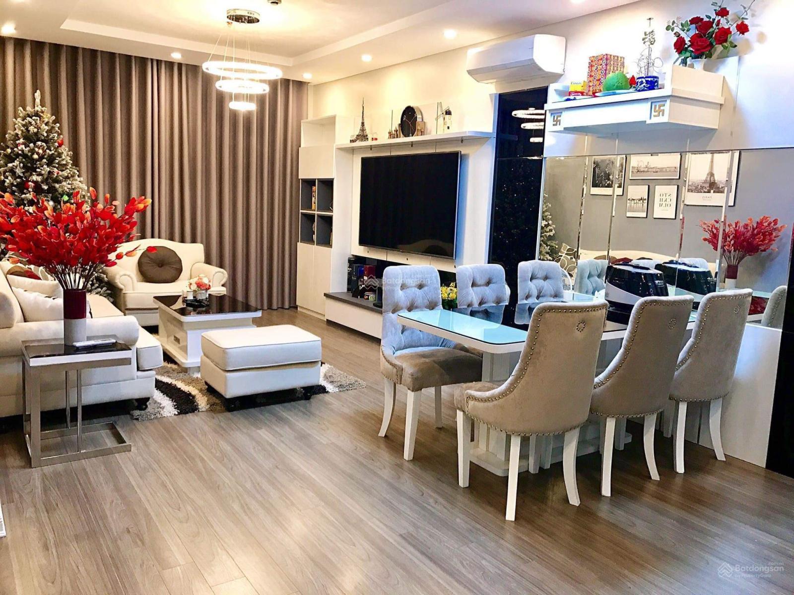 Tôi bán rất gấp căn 3PN DT 116m2 toà 18T2 Hoàng Đạo Thuý, giá 8 tỷ bao phí, LH 0932 392 ***